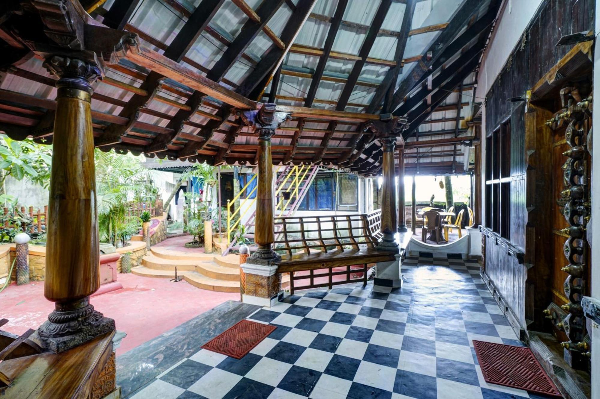 Oyo Flagship Meadow View Inn Thekkady Dış mekan fotoğraf